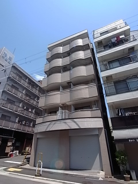 シャルマンフジ灘弐番館の外観