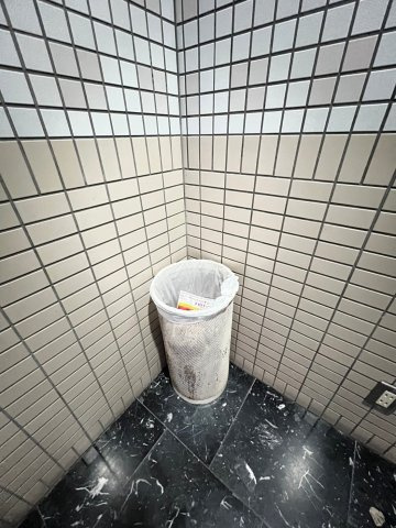 シャルマンフジ灘弐番館のエントランス