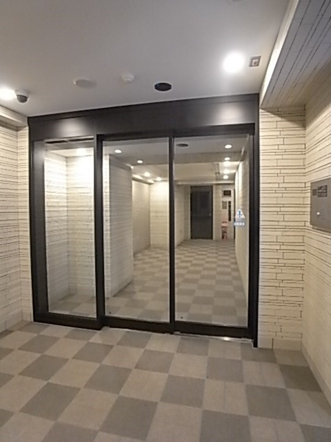 バックス神戸WESTのエントランス