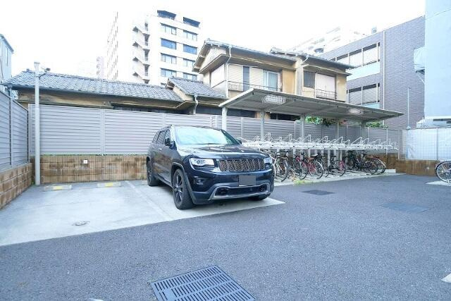 PREMIUM　CUBE　G　駒沢大学の駐車場
