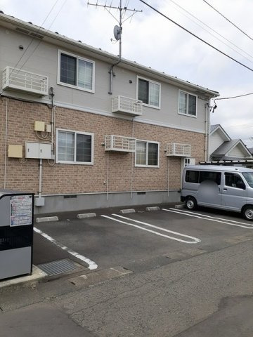 エレガンスフォーシーズンⅡの駐車場