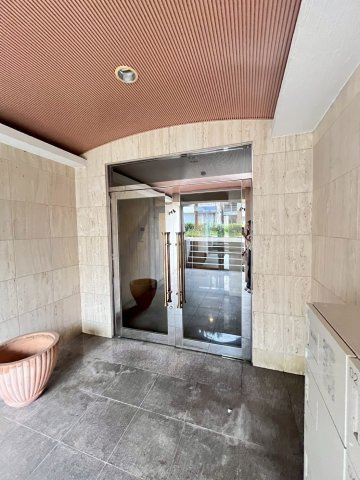 イルシオンド芦屋のエントランス