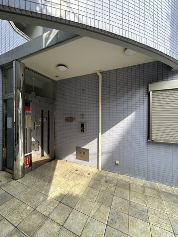 サニーハイツ(南塚口町)のエントランス