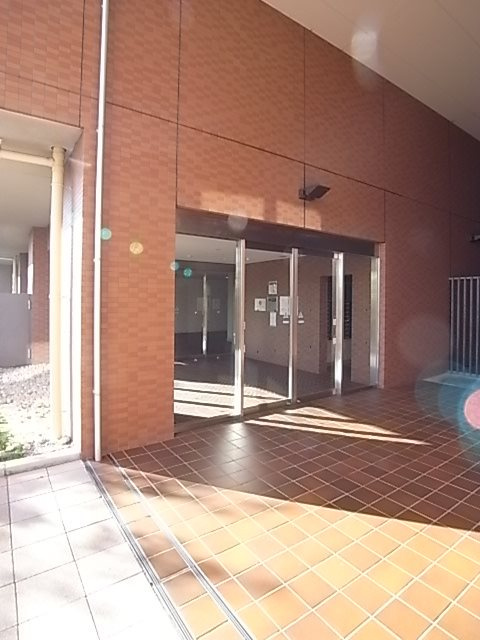 サニープレイス西芦屋　2号館のエントランス