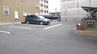 【駐車場】 | サニーヴィラ　Ａ | 車をお持ちの方に嬉しい駐車場付きの物件です