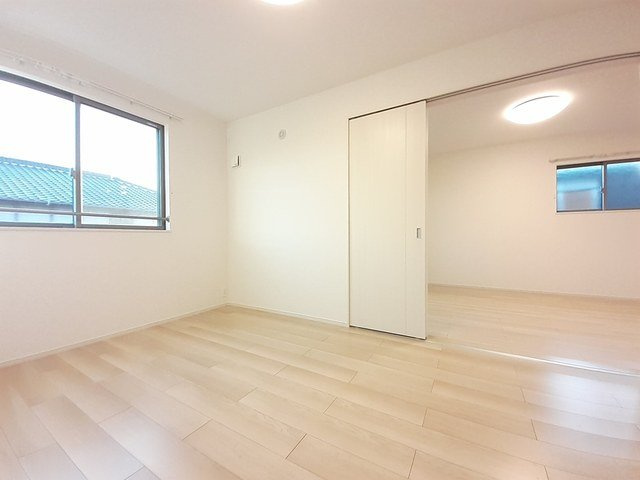 【内装】 | ＰＡＲＫＳＩＤＥ　ＣＯＵＲＴⅣ | 明るい室内です
