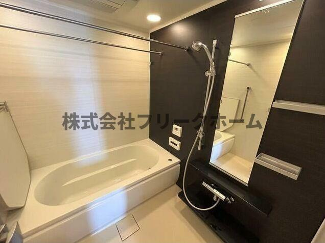 武蔵野市中町２丁目の賃貸マンションの浴室