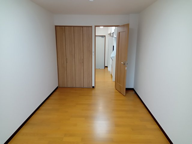 第三アサヒハイツの洋室