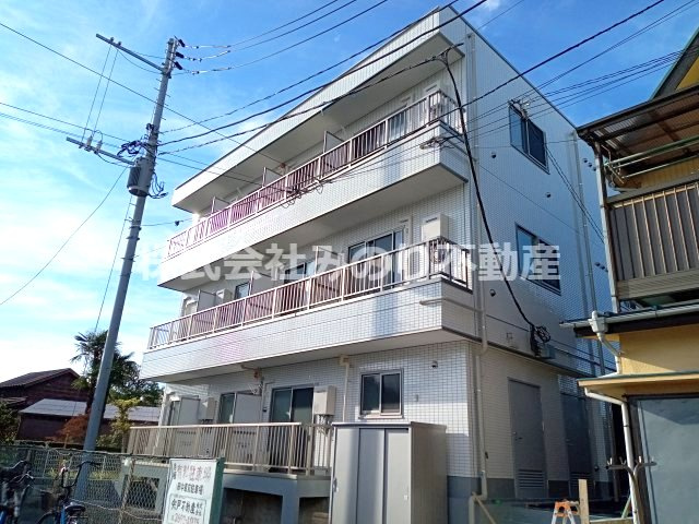 第三アサヒハイツの外観