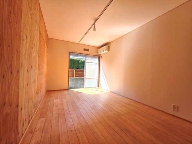 【寝室】 | ルリーボーン | 洋室