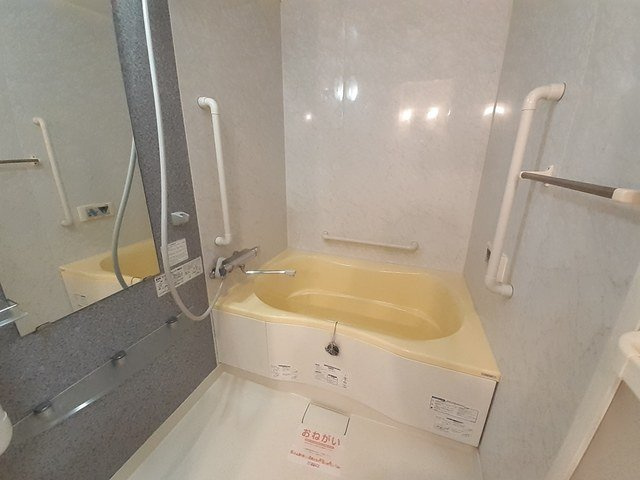 レスポワールの浴室|コンパクトで使いやすいお風呂です