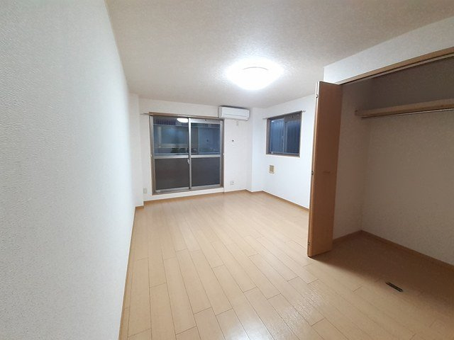 レスポワールの居間・リビング|明るい室内です