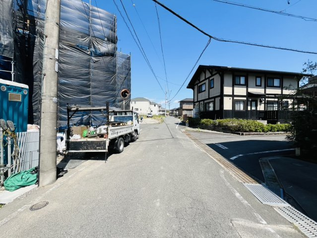 大府市吉川町5丁目428番『仲介手数料無料』新築戸建ての前面道路含む現地写真