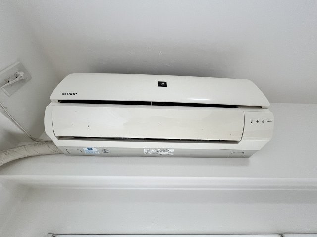 大師パールハイムの冷暖房・空調設備|洋室４．５帖の洋室にはエアコン設置済みです。