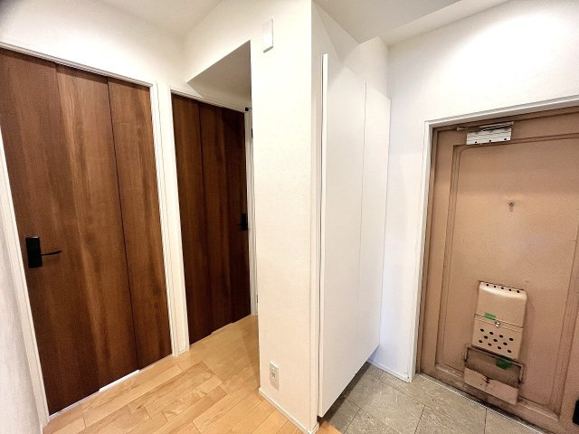 大師パールハイムの玄関|玄関にはシューズボックスも配置され、大き目のポーチとなっています。