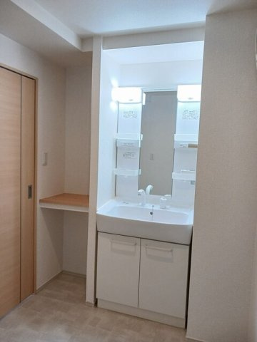 メゾン・エスペランサの洗面所|脱衣スペースもあります