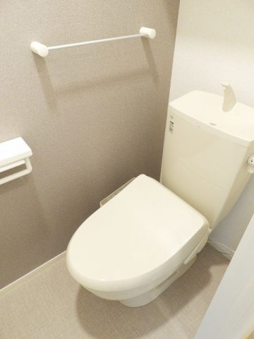 ジェイドイーストのトイレ|シンプルで使いやすいトイレです