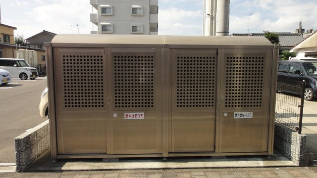 ブリエコート 中央通りの駐車場|ゴミストッカー