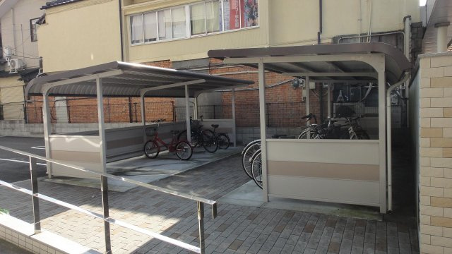 ブリエコート 中央通りの駐車場|駐輪場