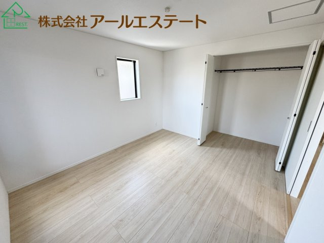 加古川市加古川町本町　　JR「加古川駅」徒歩13分の洋室