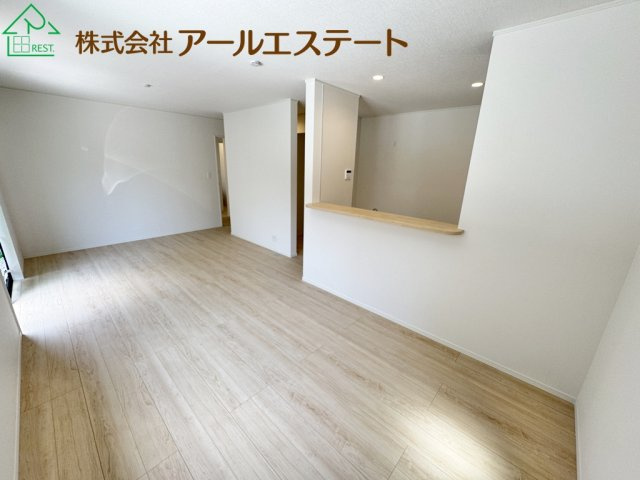 加古川市加古川町本町　　JR「加古川駅」徒歩13分の居間・リビング