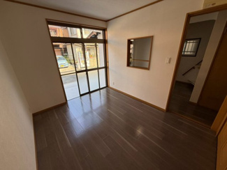 【洋室】 | 【プレイワーク松風町】大芝小・中古戸建・4LDK | 個人の部屋や寝室として使える洋室です