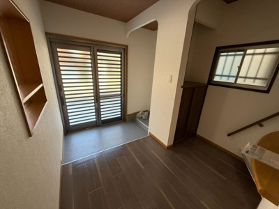 【洋室】 | 【プレイワーク松風町】大芝小・中古戸建・4LDK | 落ち着いた色調の洋室です