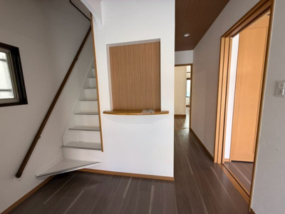 【玄関】 | 【プレイワーク松風町】大芝小・中古戸建・4LDK | 玄関です