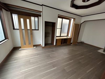 【居間・リビング】 | 【プレイワーク松風町】大芝小・中古戸建・4LDK | 居間です