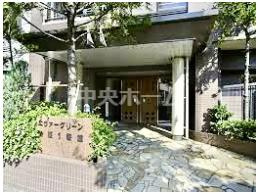 エヴァーグリーン綾瀬のエントランス|【エントランス】マンションのエントランスは、その物件の印象を決める、顔とも言える場所です。毎日通る場所ですからきれいなのが一番です。