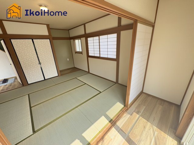 明石市東山町　中古戸建の和室|【ホームページに現地動画掲載中】●年中無休：当日予約可●和室は収納があり、お子様も安心して遊べます。