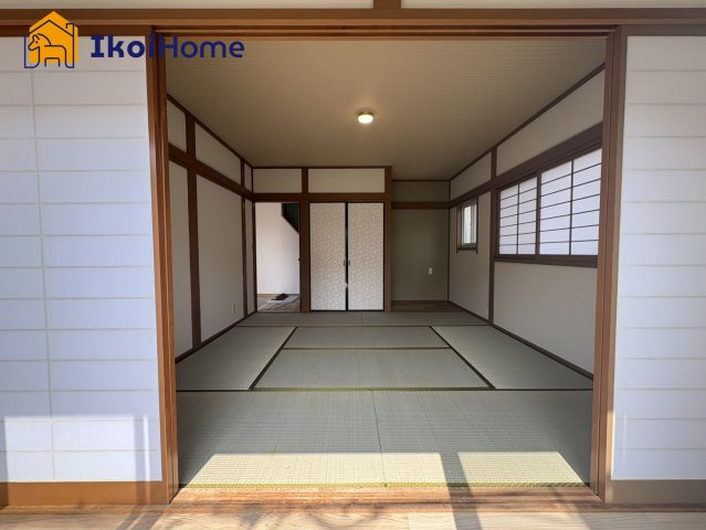 明石市東山町　中古戸建の内装|【ホームページに現地動画掲載中】●年中無休：当日予約可●1階和室、2面採光で明るい和室になります。
