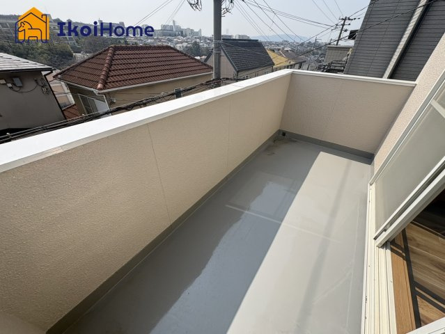 明石市東山町　中古戸建のバルコニー|【ホームページに現地動画掲載中】●年中無休：当日予約可●バルコニー広々！お洗濯沢山干して頂けます。
