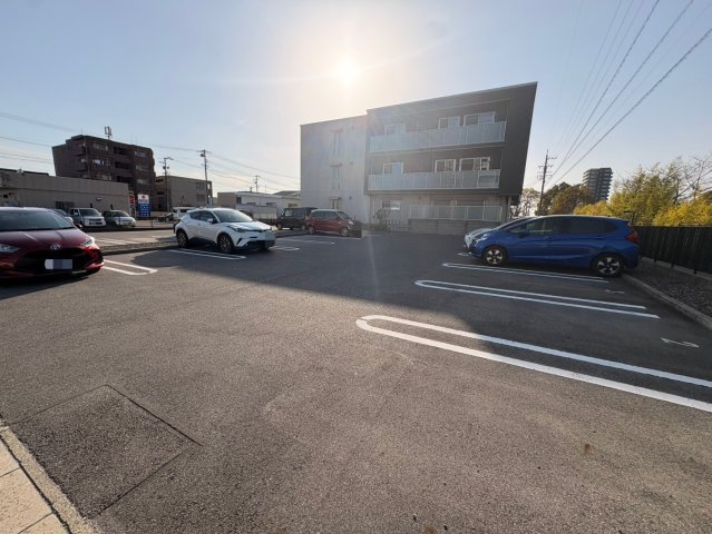 サクラメゾン浄水の駐車場