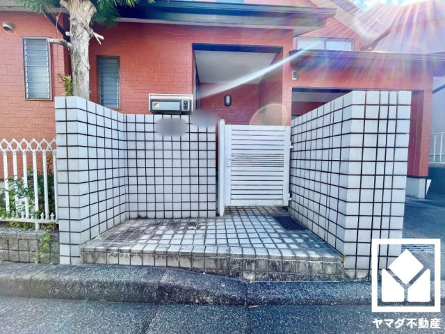 京田辺市花住坂２丁目の玄関