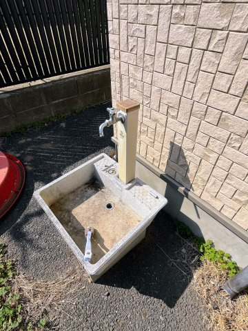 アールアンドエッチの庭|外水道