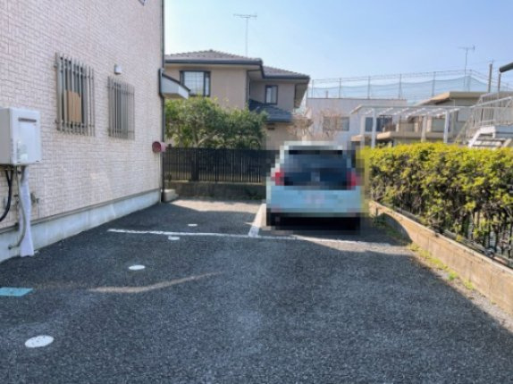 アールアンドエッチの駐車場