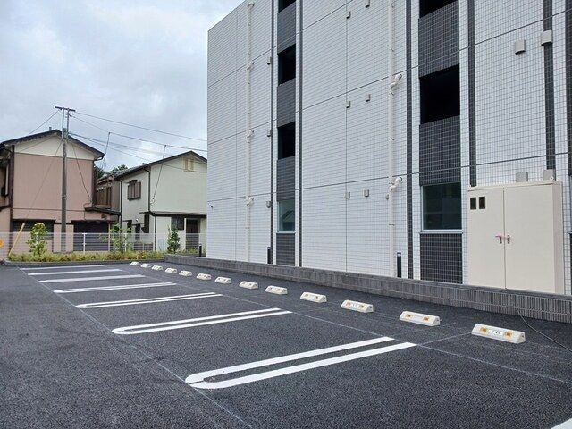 ボヌール　ド　レイの駐車場