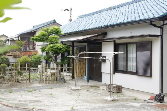 常滑市山方町7丁目貸家