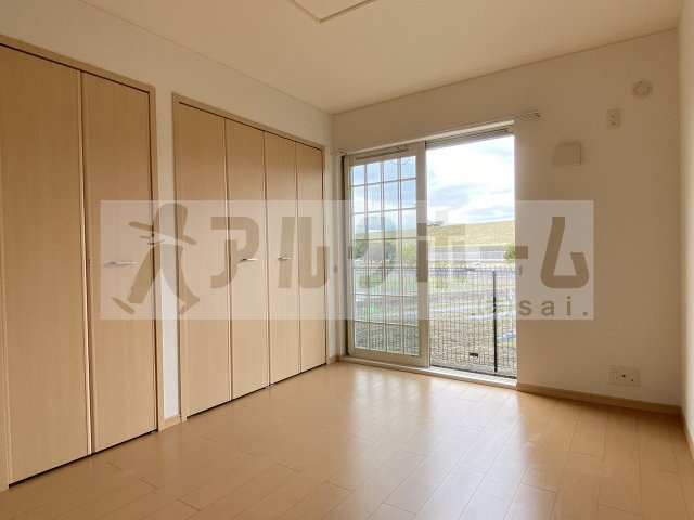 サニーレジデンスの洋室