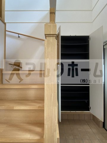 サニーレジデンスの玄関