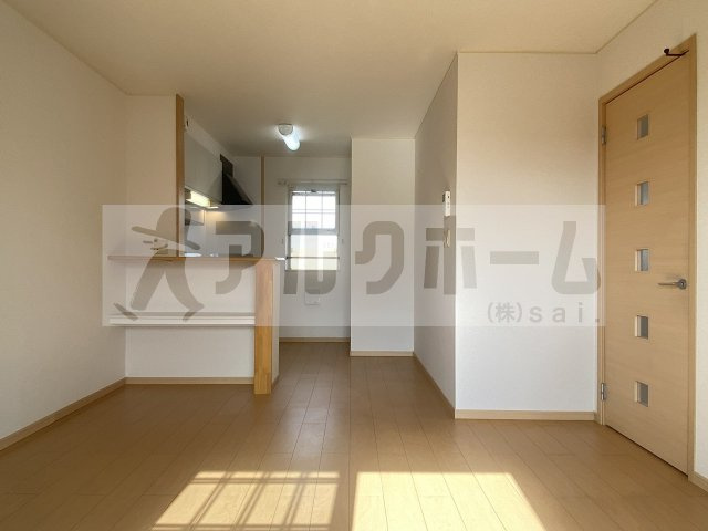 サニーレジデンスの居間・リビング