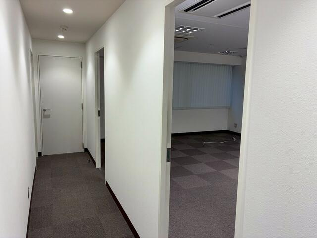 高田パッケージビルの内装