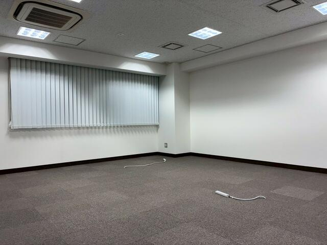 高田パッケージビルの駐車場