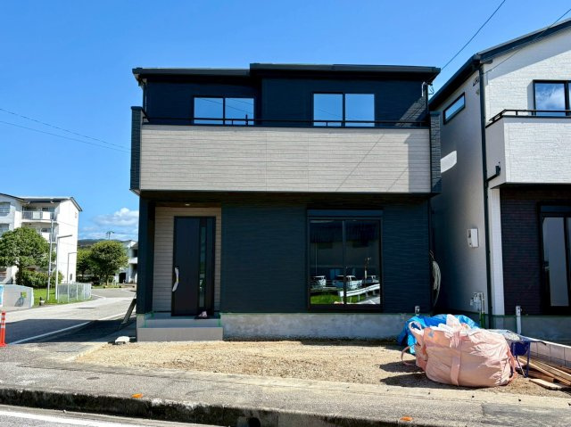 「南向き×広路」高知市鴨部2期2棟　1号棟新築戸建て