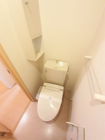 エレガンス東小浜のトイレ|コンパクトで使いやすいトイレです