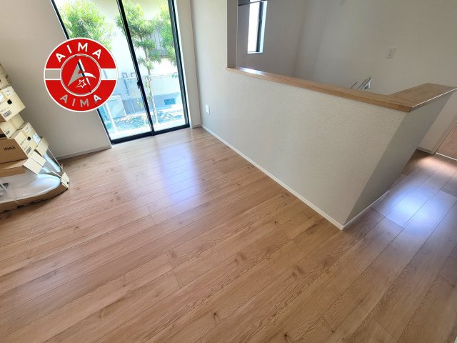 那珂川市王塚台1丁目第2-2棟（1号棟）のダイニング|キッチンから立ち込める香りが今日の料理を期待させます。