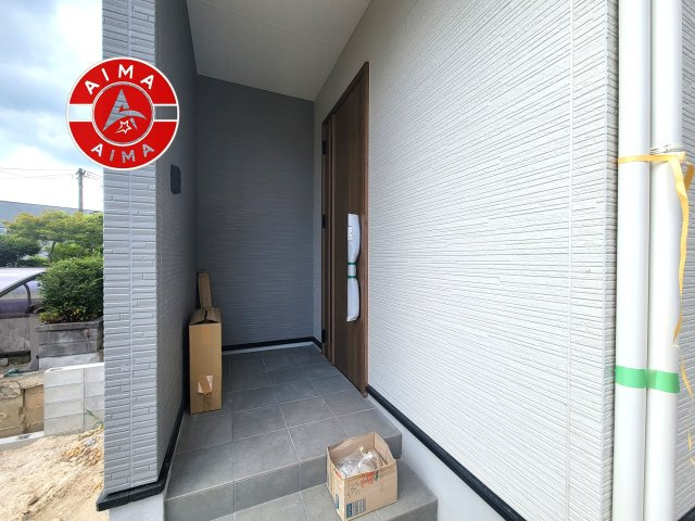 那珂川市王塚台1丁目第2-2棟（1号棟）の玄関|おでかけの時も帰った時も、「我が家」を最初に感じでもらえる素敵な空間に。