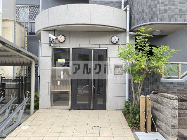 メゾンドボヌール上尾のエントランス