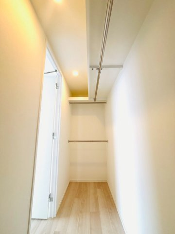 SKY DUO PARK VILLAGE T棟 47階の収納|7.6帖のベッドルームのウォークインクローゼットです。
